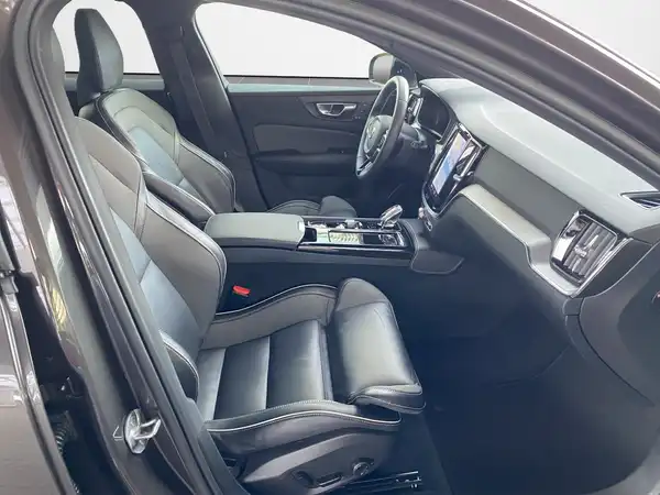 VOLVO V60 (12/21)