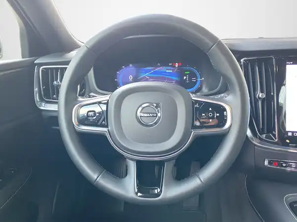 VOLVO V60 (10/21)