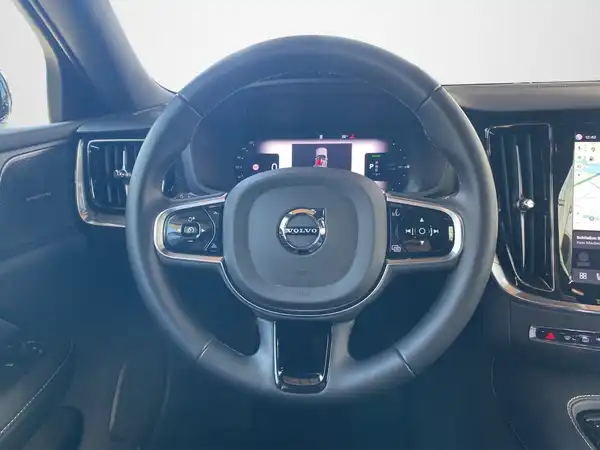 VOLVO V60 (10/22)