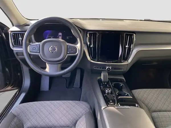 VOLVO V60 (9/17)