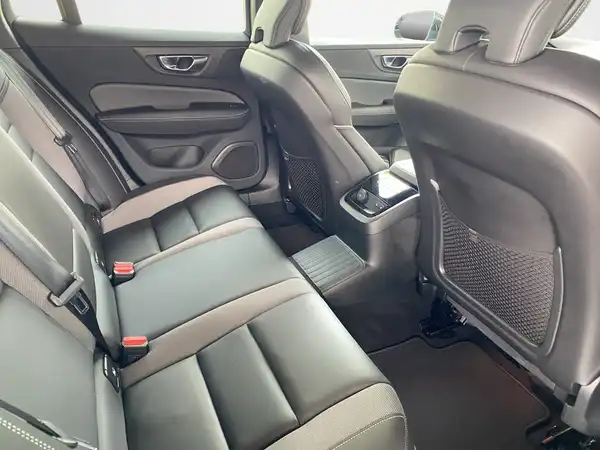 VOLVO V60 (13/19)