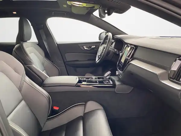 VOLVO V60 (12/23)