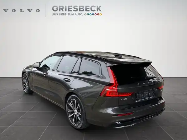 VOLVO V60 (3/23)