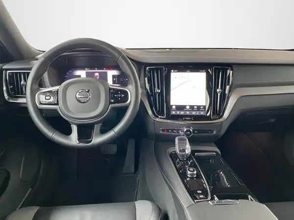 VOLVO V60 (8/23)