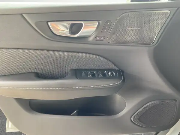 VOLVO V60 (17/22)