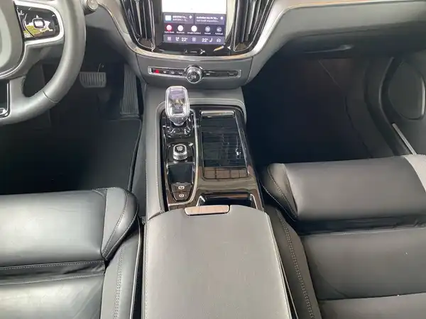 VOLVO V60 (9/22)