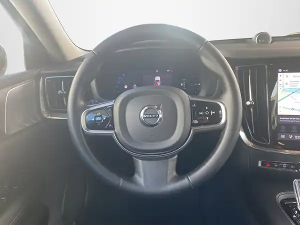 VOLVO V60 (10/21)