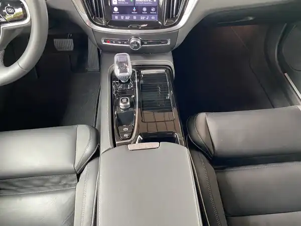 VOLVO V60 (9/22)
