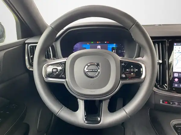 VOLVO V60 (10/22)