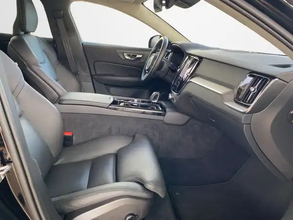VOLVO V60 (12/21)
