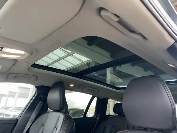 VOLVO V60 (21/23)