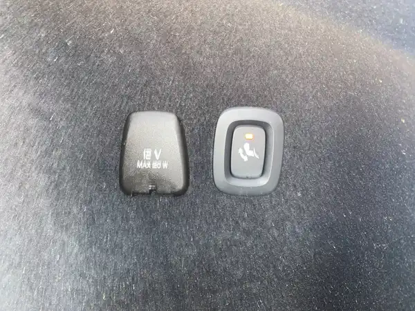 VOLVO V60 (22/23)
