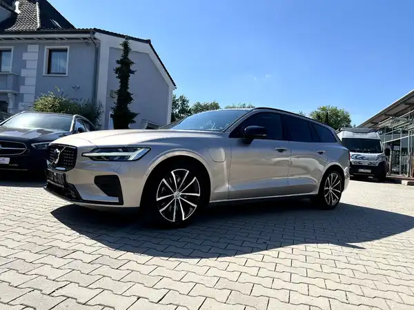 VOLVO V60 (1/26)
