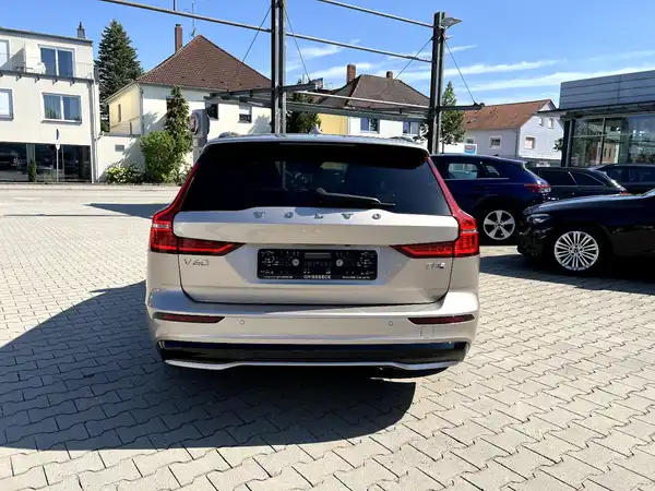 VOLVO V60 (2/26)