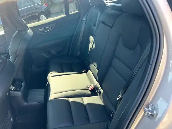 VOLVO V60 (12/26)
