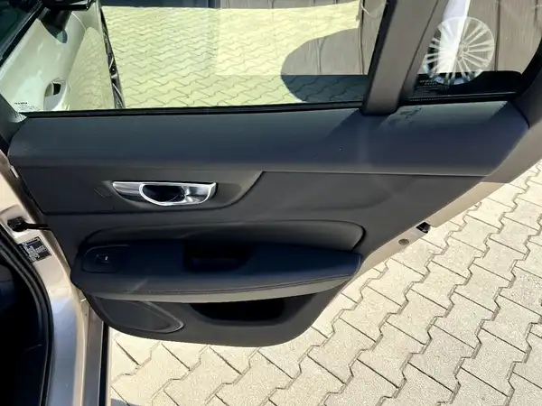 VOLVO V60 (13/26)