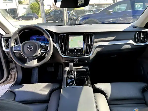 VOLVO V60 (17/26)