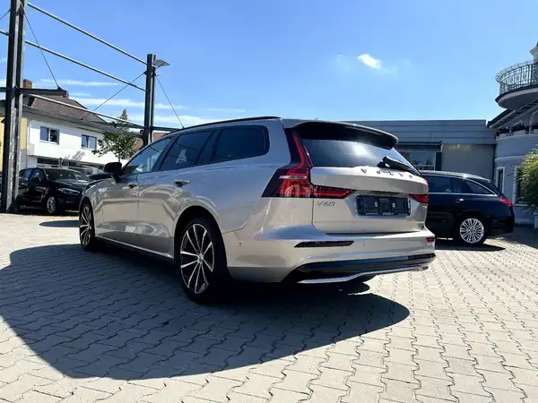 VOLVO V60 (3/26)