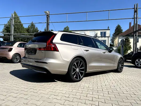 VOLVO V60 (4/26)