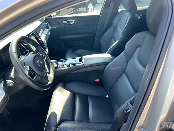 VOLVO V60 (7/26)