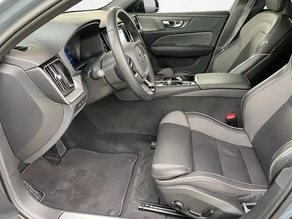 VOLVO V60 (7/23)