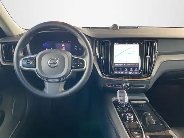 VOLVO V60 (8/23)
