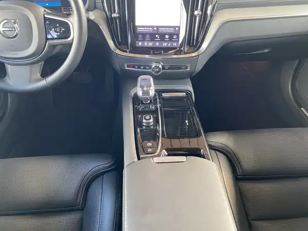 VOLVO V60 (9/23)
