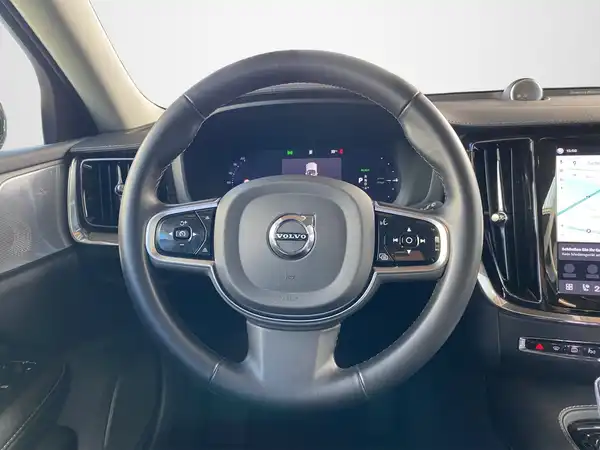 VOLVO V60 (10/23)