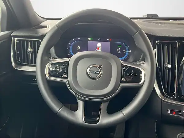 VOLVO V60 (10/22)