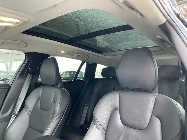 VOLVO V60 (20/23)