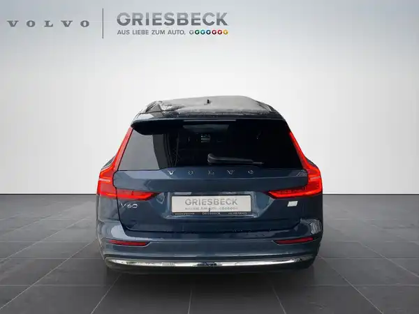 VOLVO V60 (4/23)