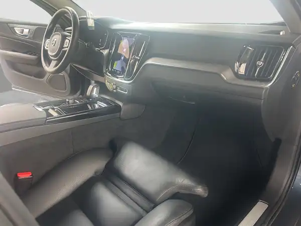VOLVO V60 (13/17)