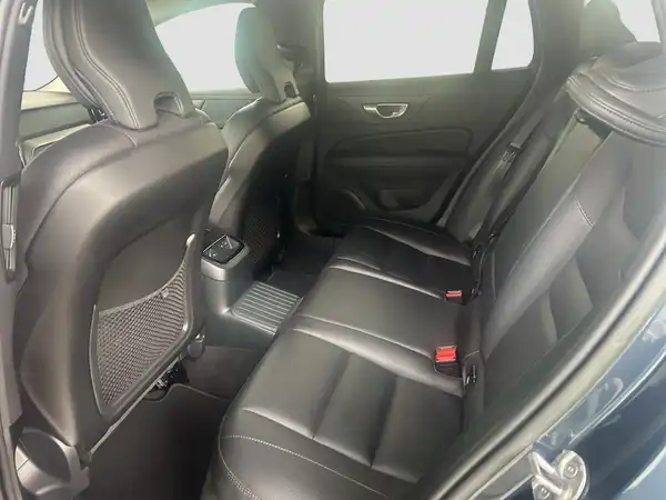VOLVO V60 (8/17)