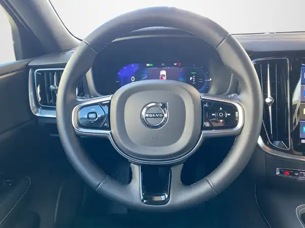 VOLVO V60 (10/21)