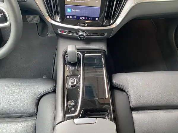VOLVO V60 (9/21)