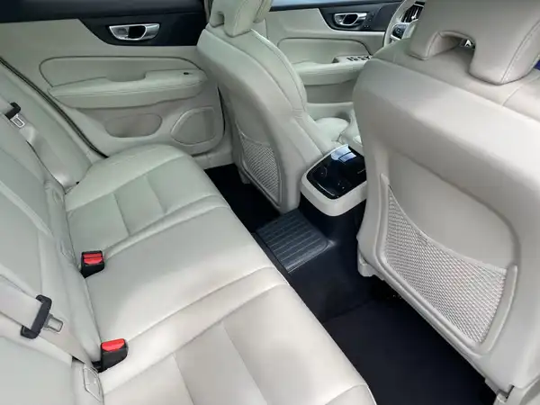 VOLVO V60 (13/23)