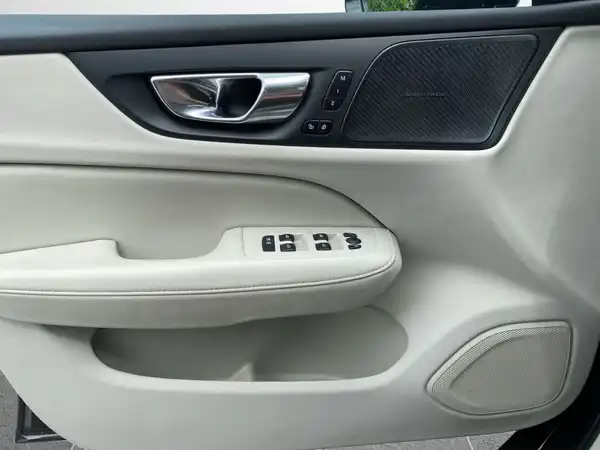 VOLVO V60 (17/23)