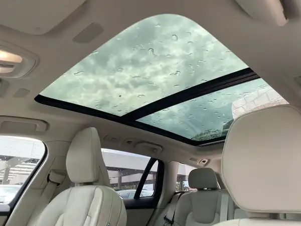 VOLVO V60 (22/23)