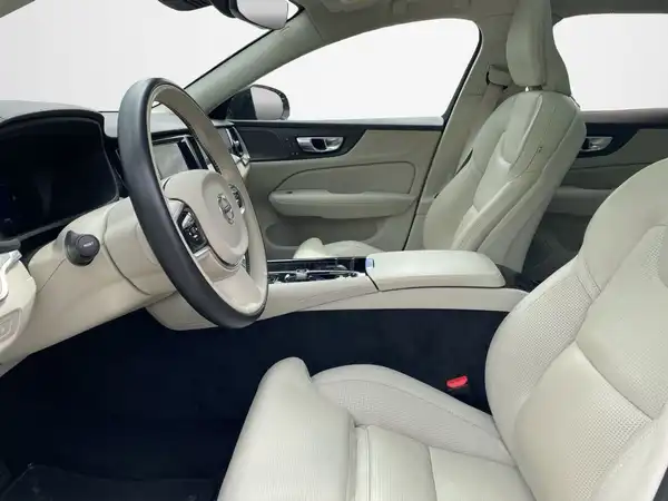 VOLVO V60 (7/23)