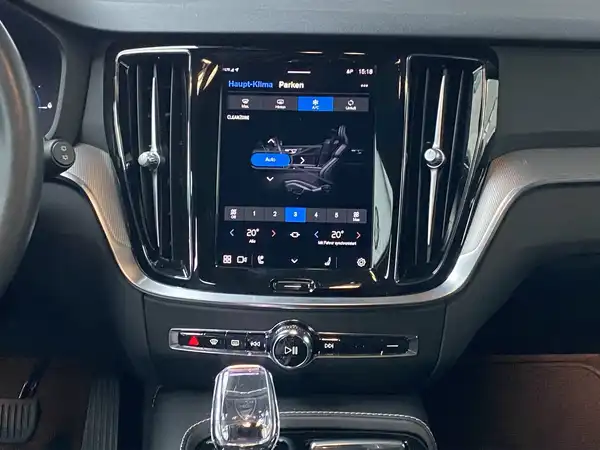 VOLVO V60 (12/23)