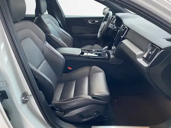 VOLVO V60 (13/23)
