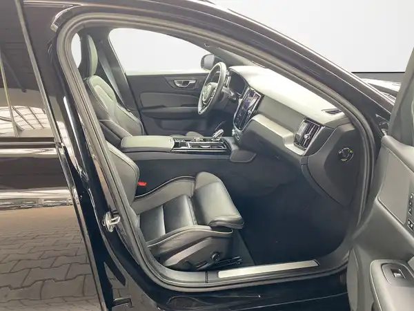 VOLVO V60 (12/19)