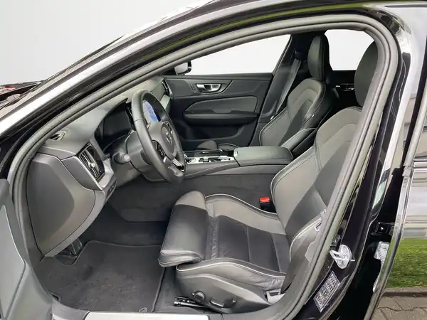 VOLVO V60 (7/19)