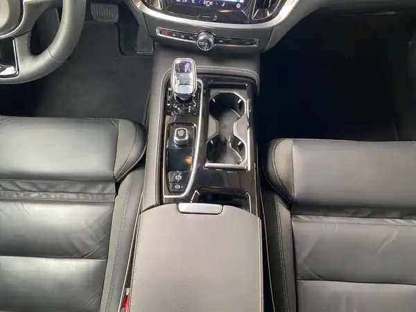 VOLVO V60 (9/19)