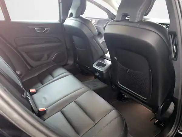 VOLVO V60 (14/18)