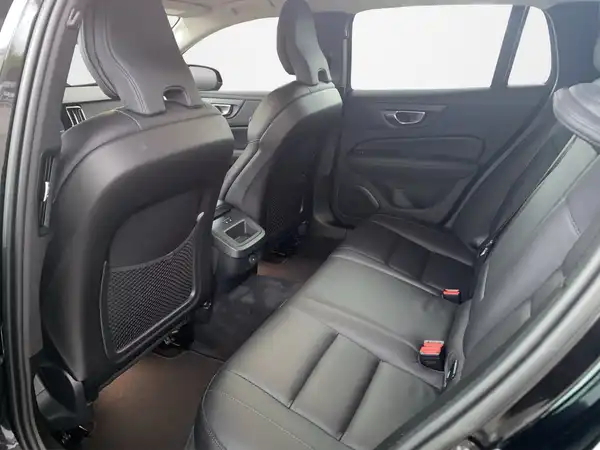 VOLVO V60 (9/18)