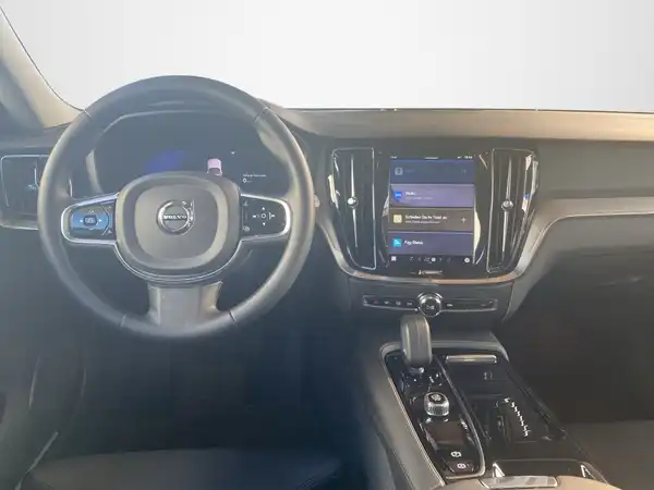 VOLVO V60 (8/18)