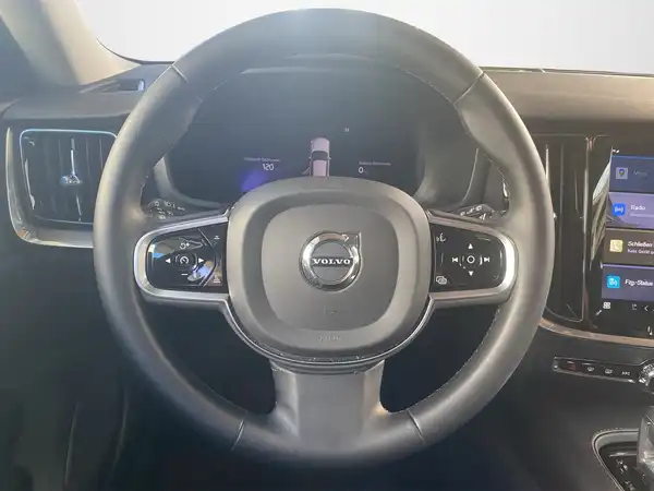 VOLVO V60 (10/18)
