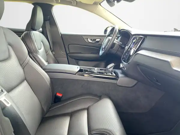 VOLVO V60 (12/21)