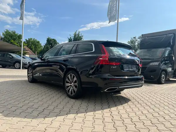 VOLVO V60 (2/28)